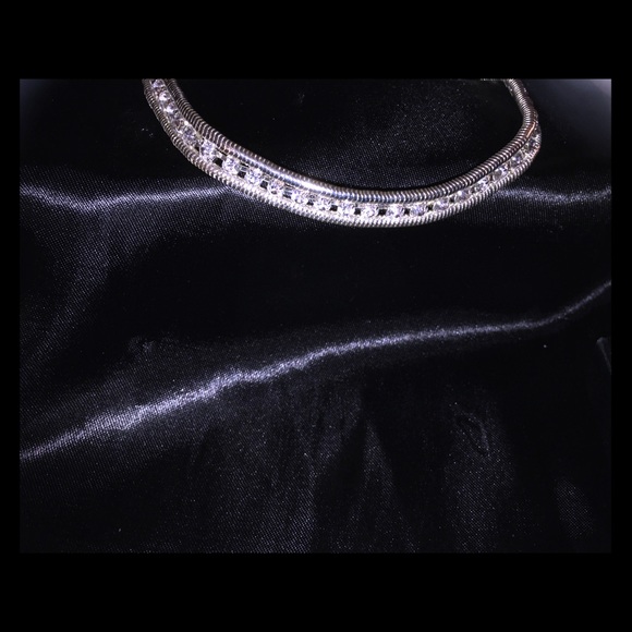 Jewelry - Picture 2 of 3